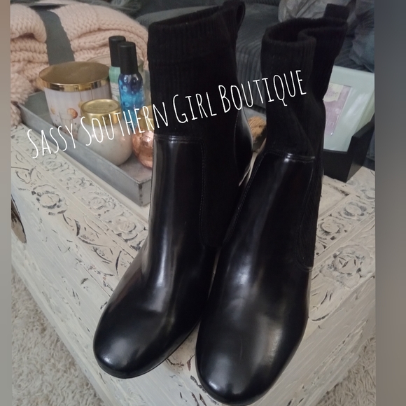 🆕⭐TORY BURCH black patent leather and cord ankle boots - Picture 9 of 16